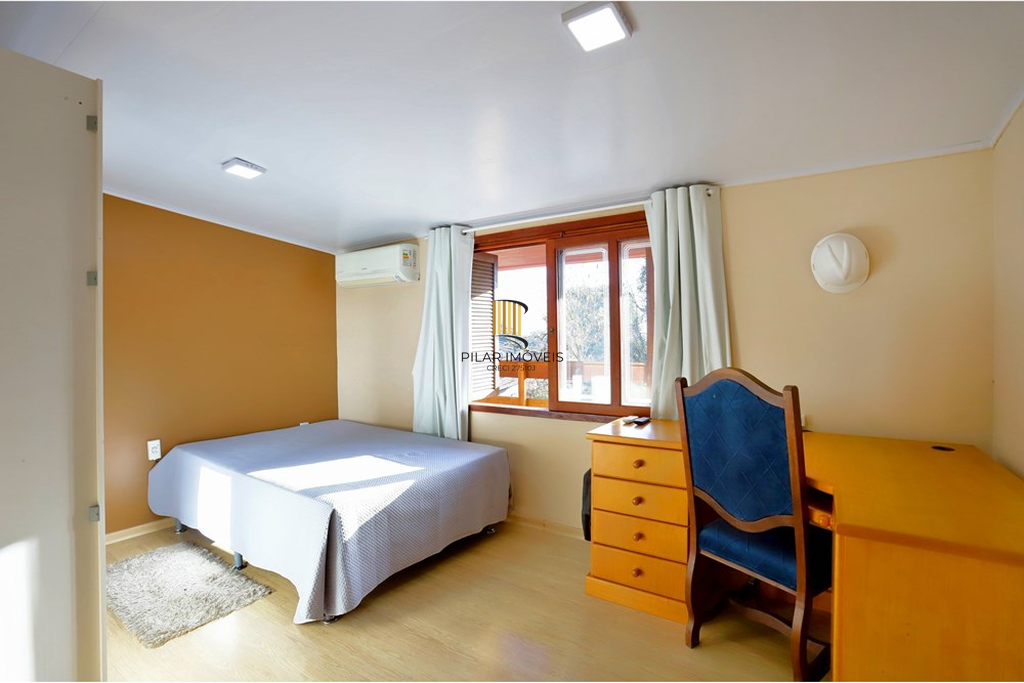 Casa 3 dormitórios no bairro Viamópolis