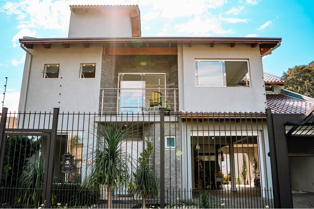 Casa 4 dormitórios no bairro Cecília