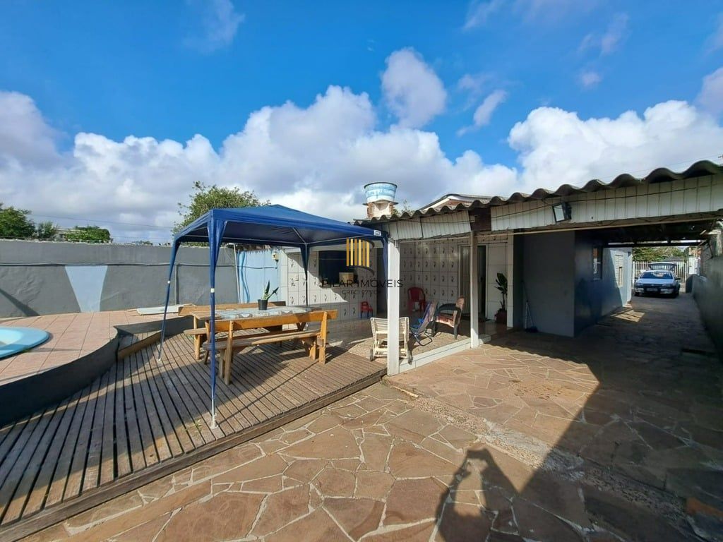 Casa 3 dormitórios no bairro Mathias Velho