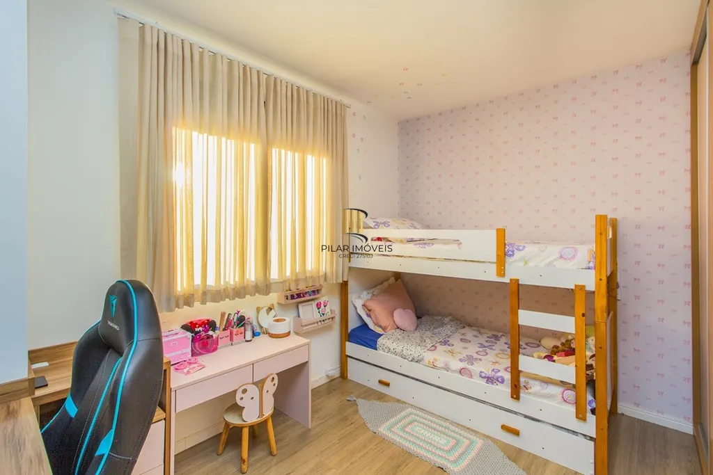 Casa 3 dormitórios no bairro Igara