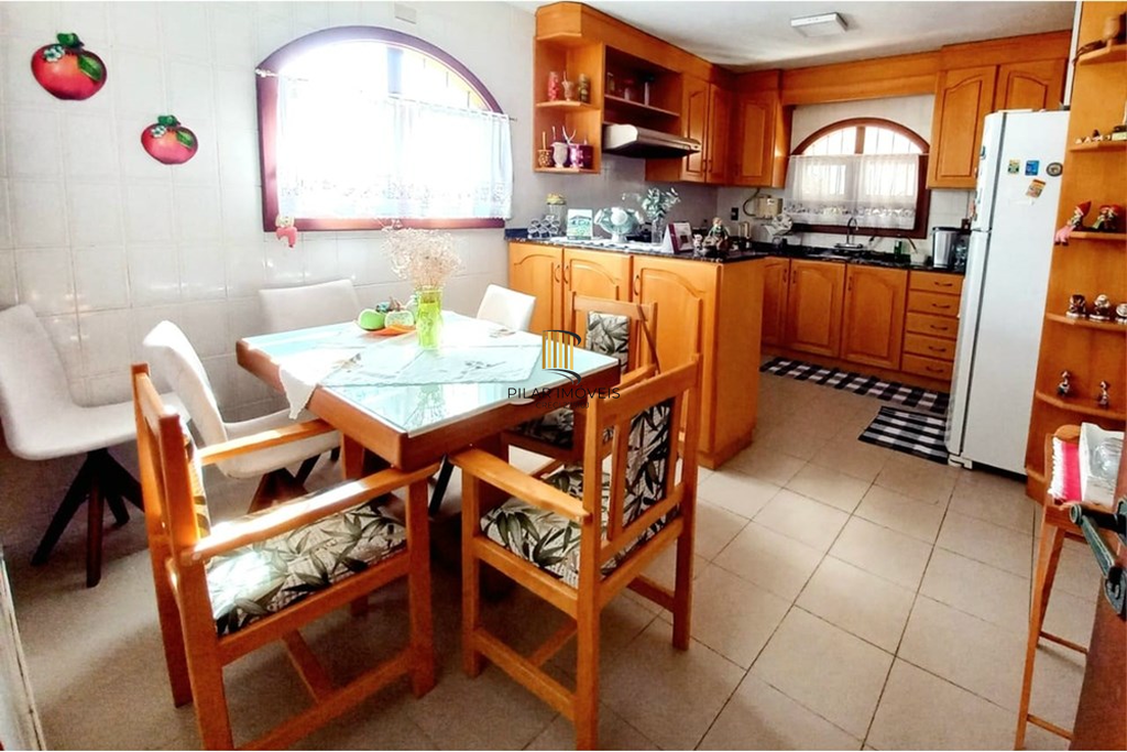 Casa 4 dormitórios no bairro Rolante