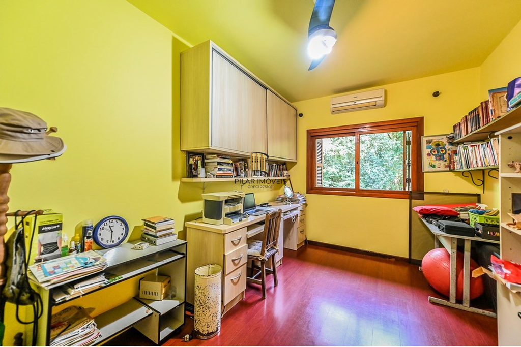 Casa 4 dormitórios no bairro Cascata