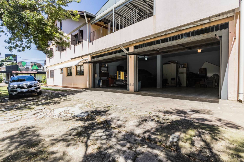 Casa 3 dormitórios no bairro Tristeza