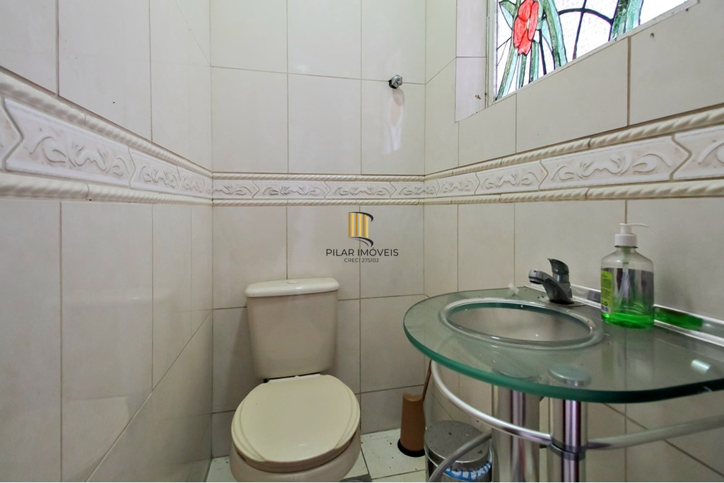 Casa 4 dormitórios no bairro Glória