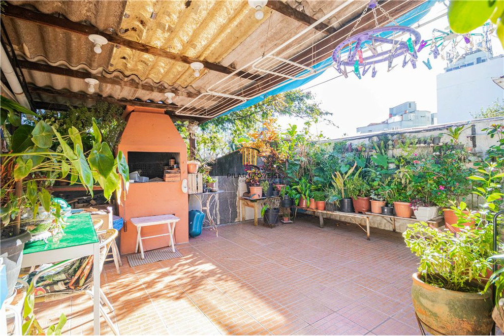 Casa 5 dormitórios no bairro Petrópolis