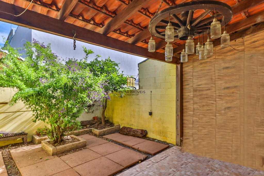 Casa de Condomínio 3 dormitórios no bairro Hípica