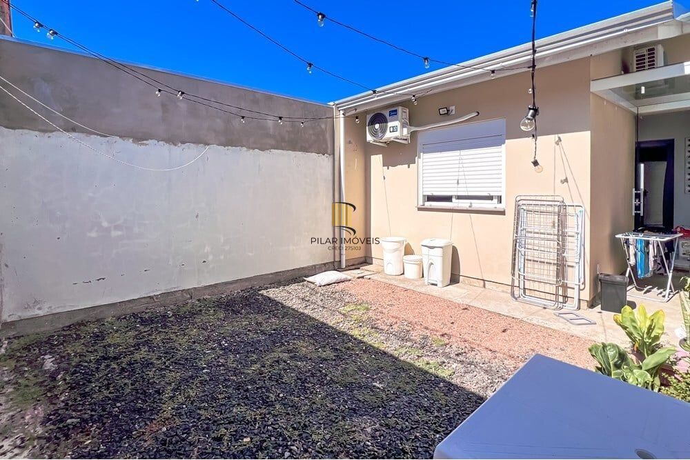 Casa 2 dormitórios no bairro Olaria