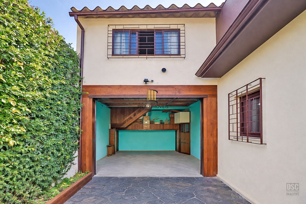 Casa 3 dormitórios no bairro Passo da Areia