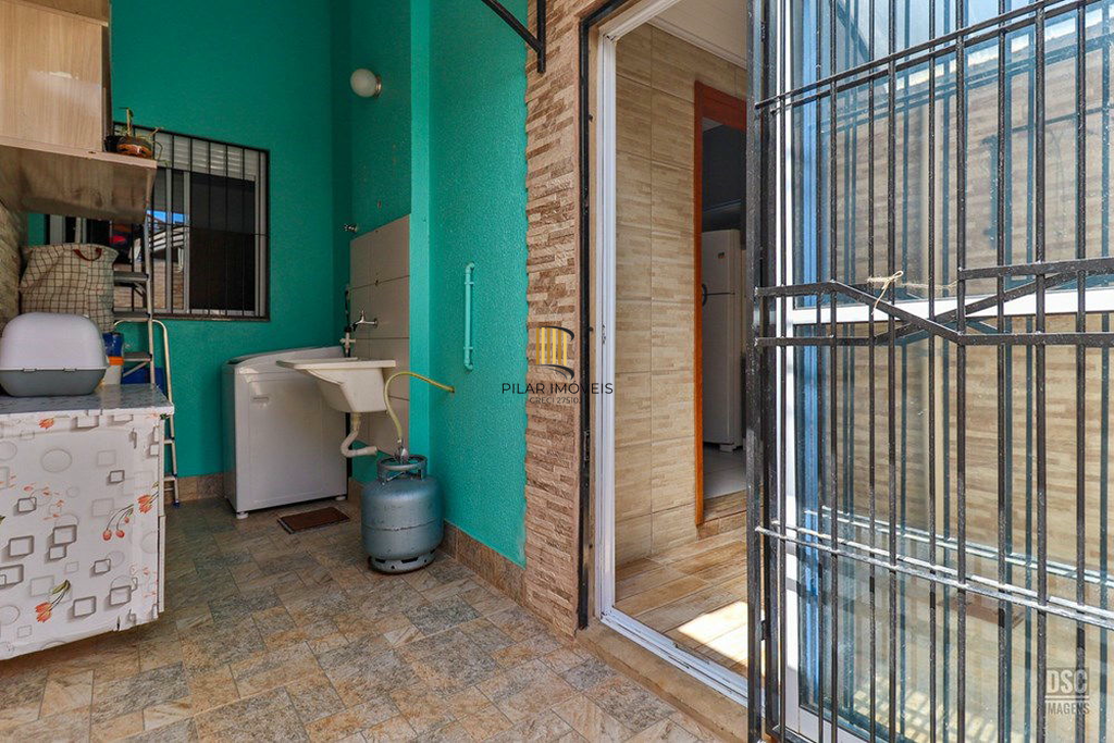 Casa 2 dormitórios no bairro Restinga