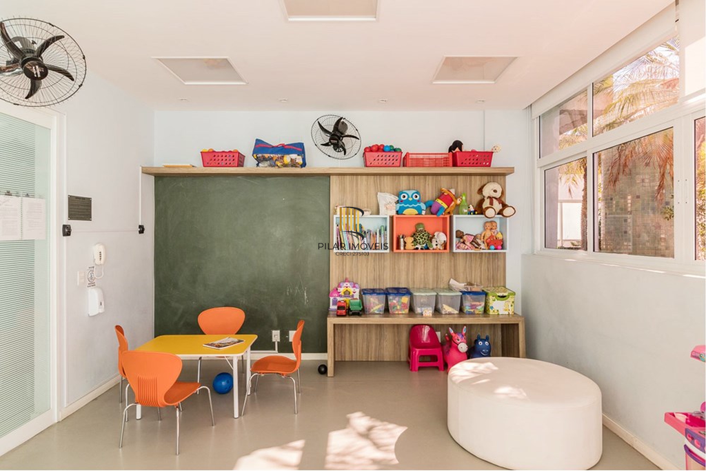 Apartamento 2 dormitórios no bairro Azenha