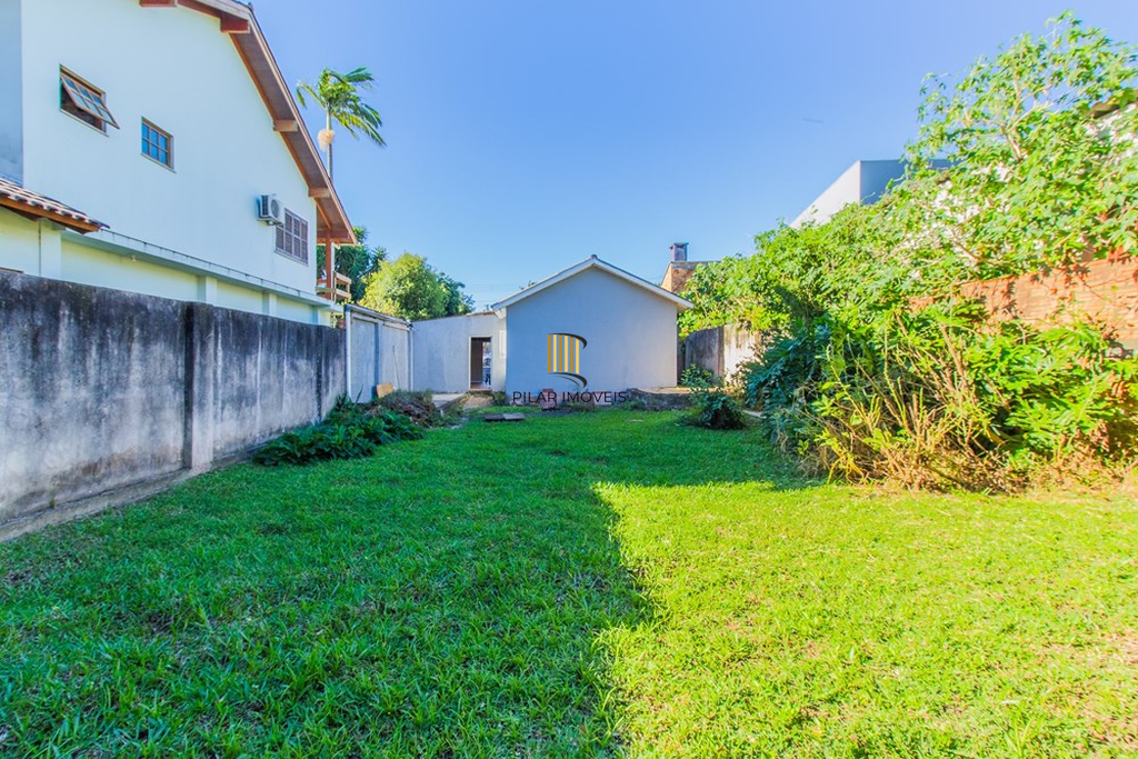 Casa 2 dormitórios no bairro Igara