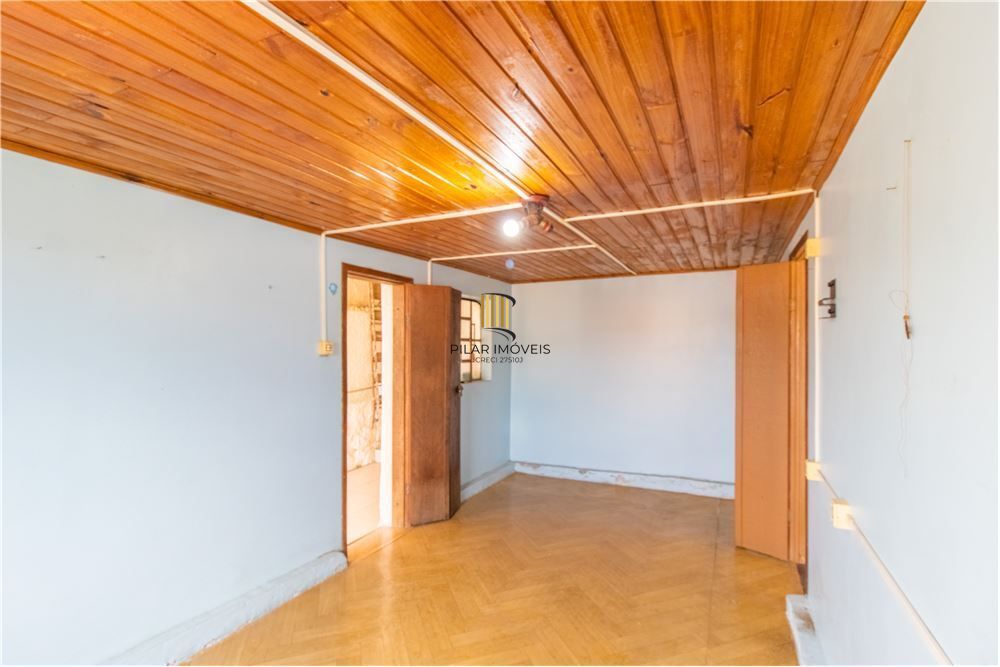 Casa 5 dormitórios no bairro Partenon