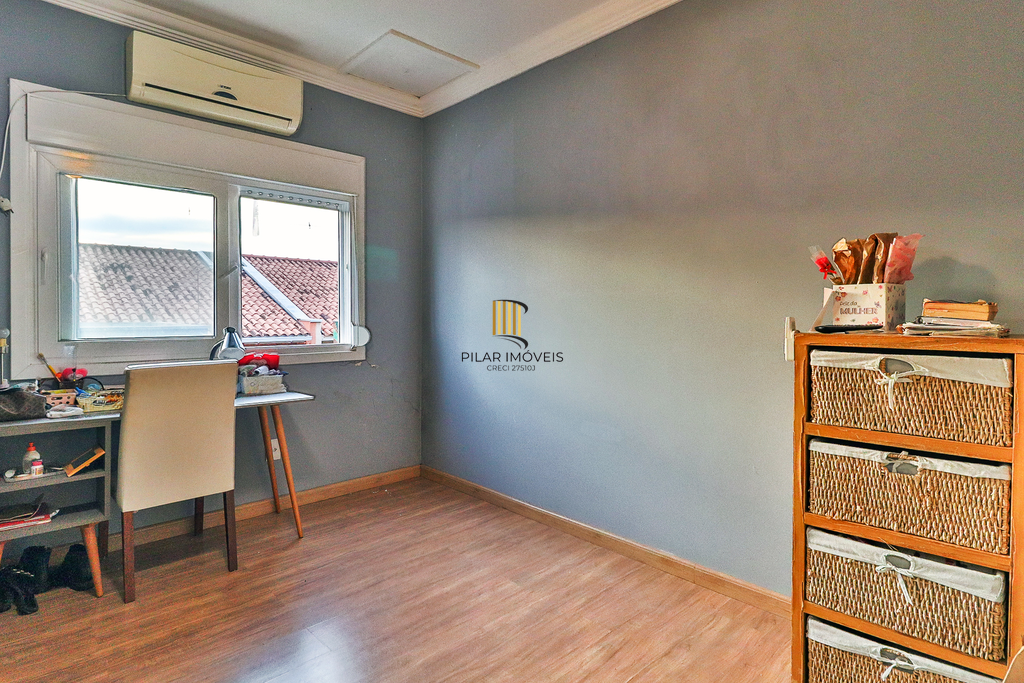Casa 3 dormitórios no bairro Hípica