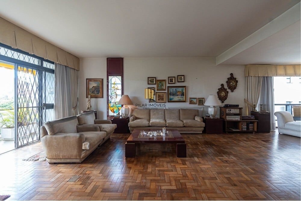 Apartamento 4 dormitórios no bairro Auxiliadora