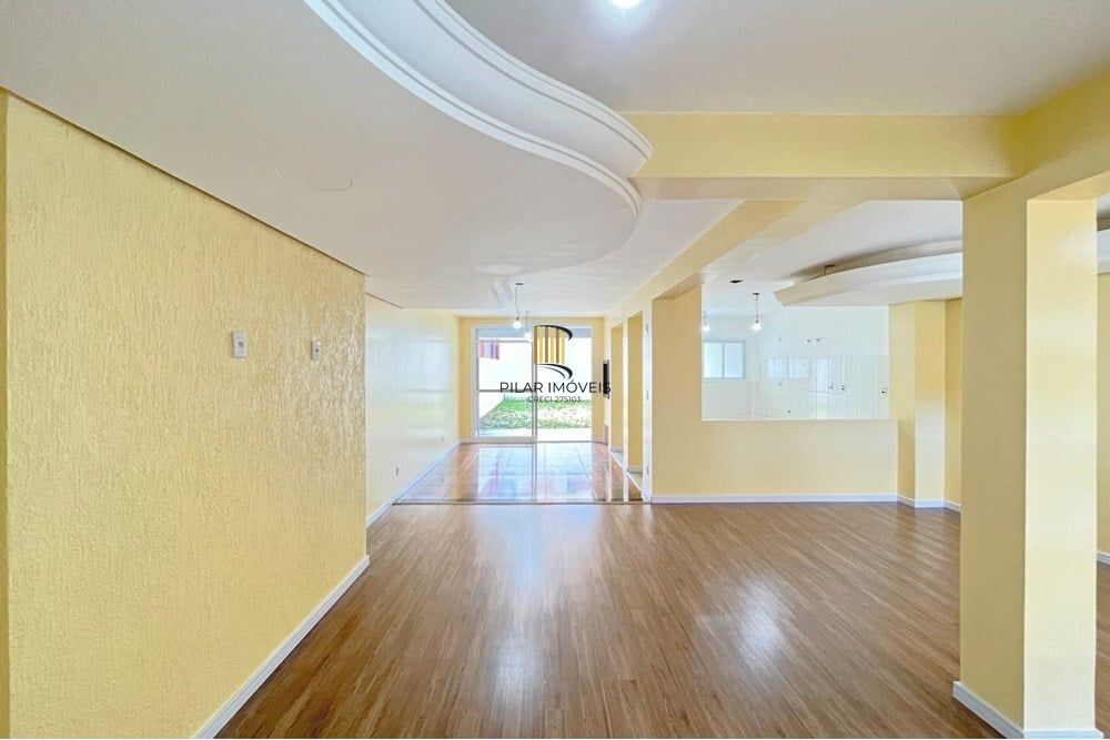 Casa 3 dormitórios no bairro Hípica