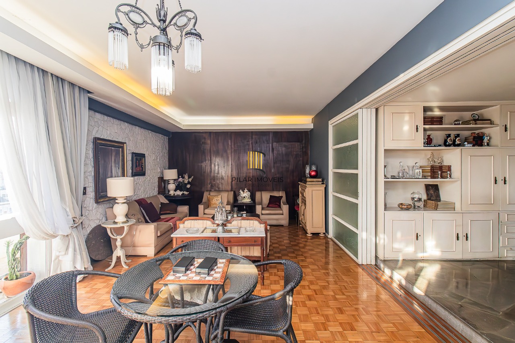Apartamento 4 dormitórios no bairro Moinhos de Vento