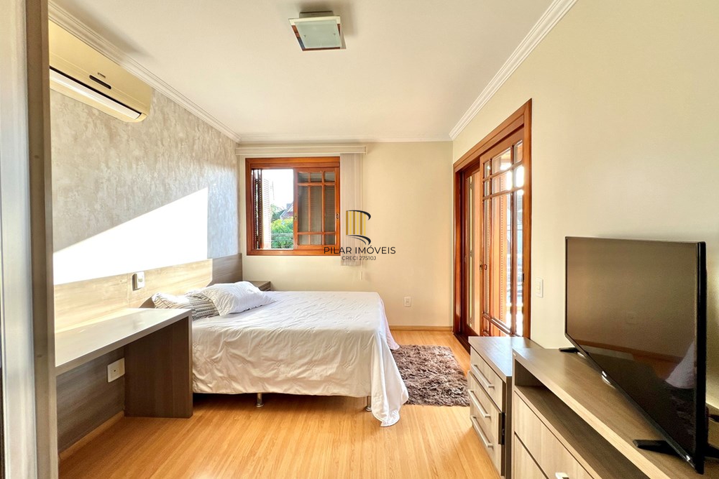 Casa 4 dormitórios no bairro Moinhos de Vento