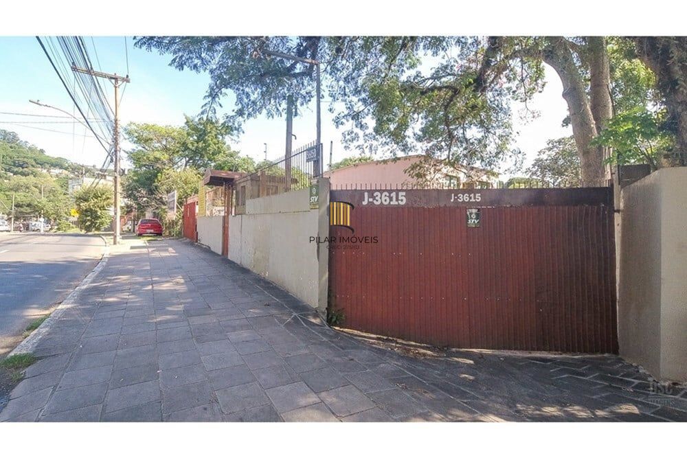 Casa 8 dormitórios no bairro Glória