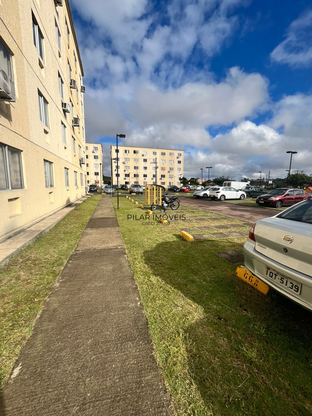 Apto 2 Dormitórios, Térreo, Sala, Cozinha, Banheiro, 01 vaga garagem-rotativa