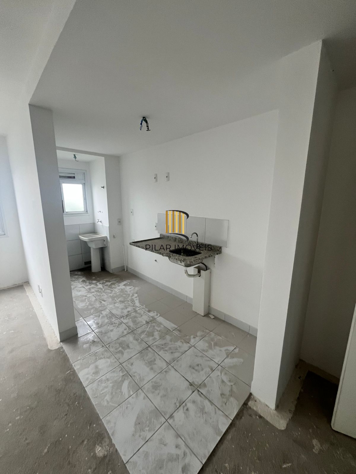 Apartamento no Humaitá de 02 dormitórios, infra e 01 vaga, nunca habitado