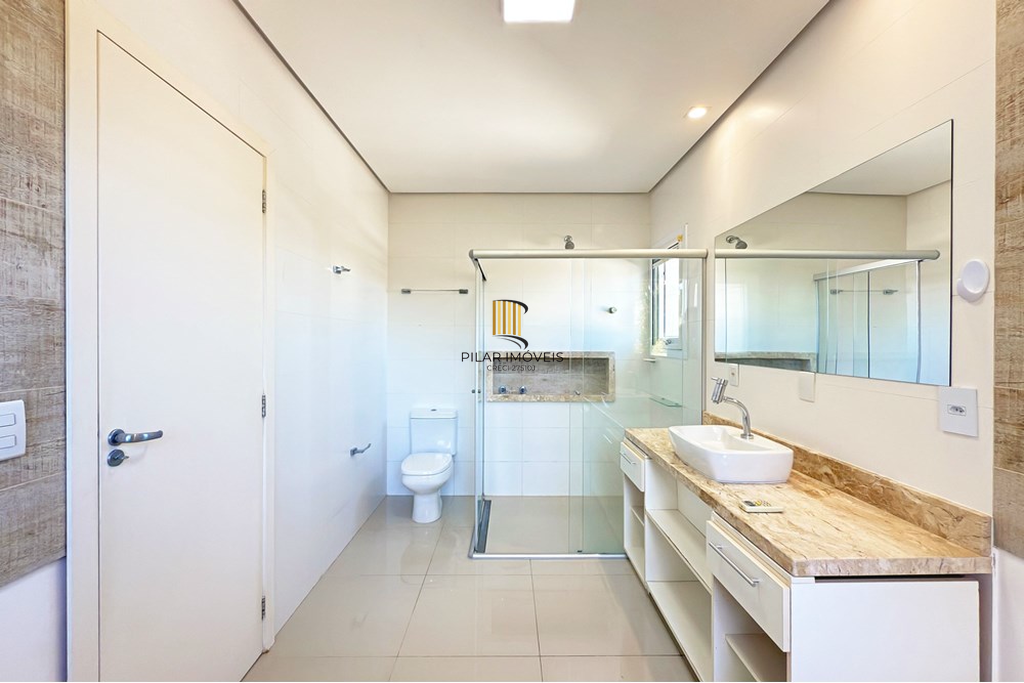 Casa 3 dormitórios no bairro Hípica