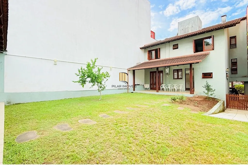 Casa 4 dormitórios no bairro Teresópolis