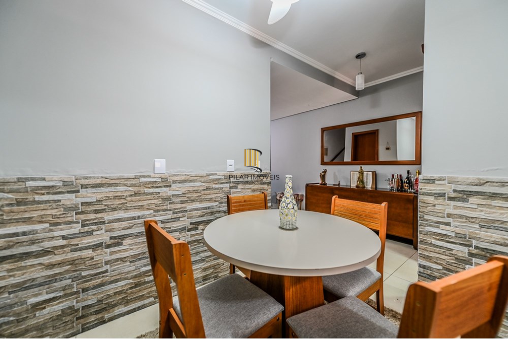 Casa de Condomínio 2 dormitórios no bairro Hípica