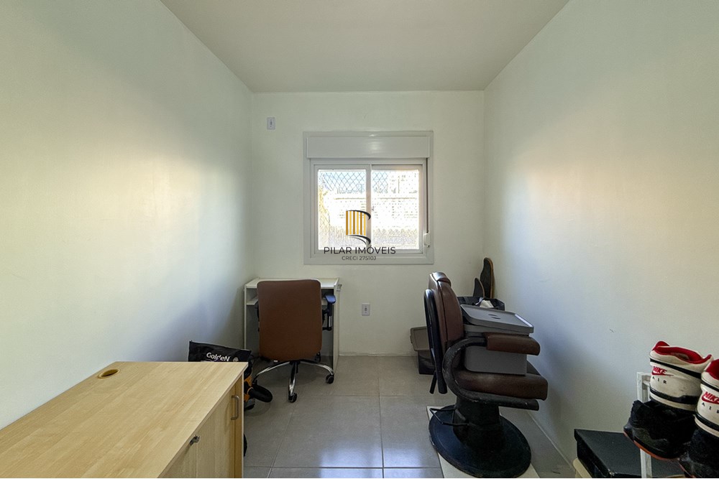 Casa 2 dormitórios no bairro Olaria