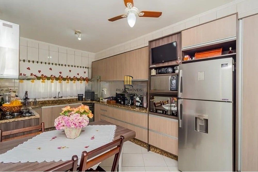 Casa 4 dormitórios no bairro Marechal Rondon