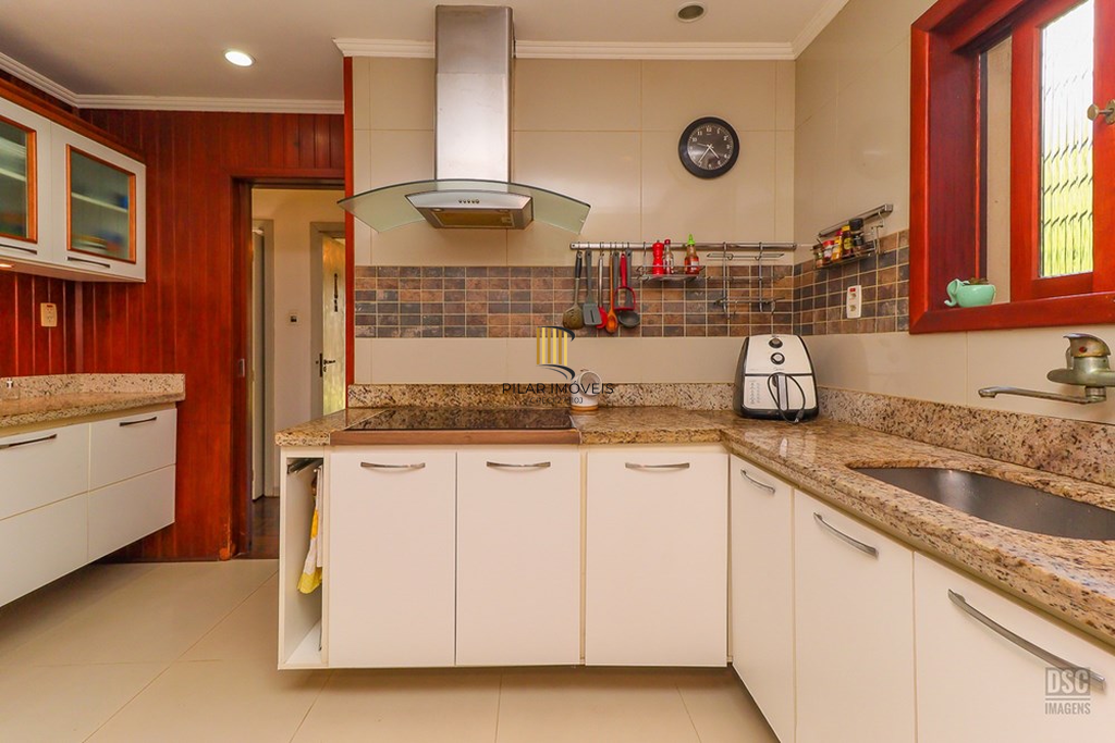 Casa 3 dormitórios no bairro Passo da Areia