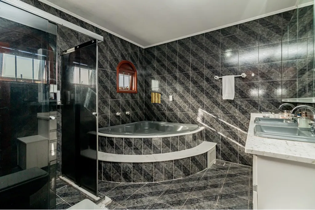 Casa 4 dormitórios no bairro Jardim Planalto