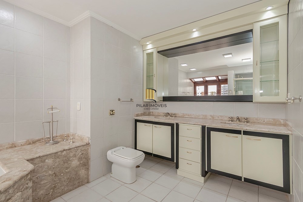 Casa 6 dormitórios no bairro Vila Jardim