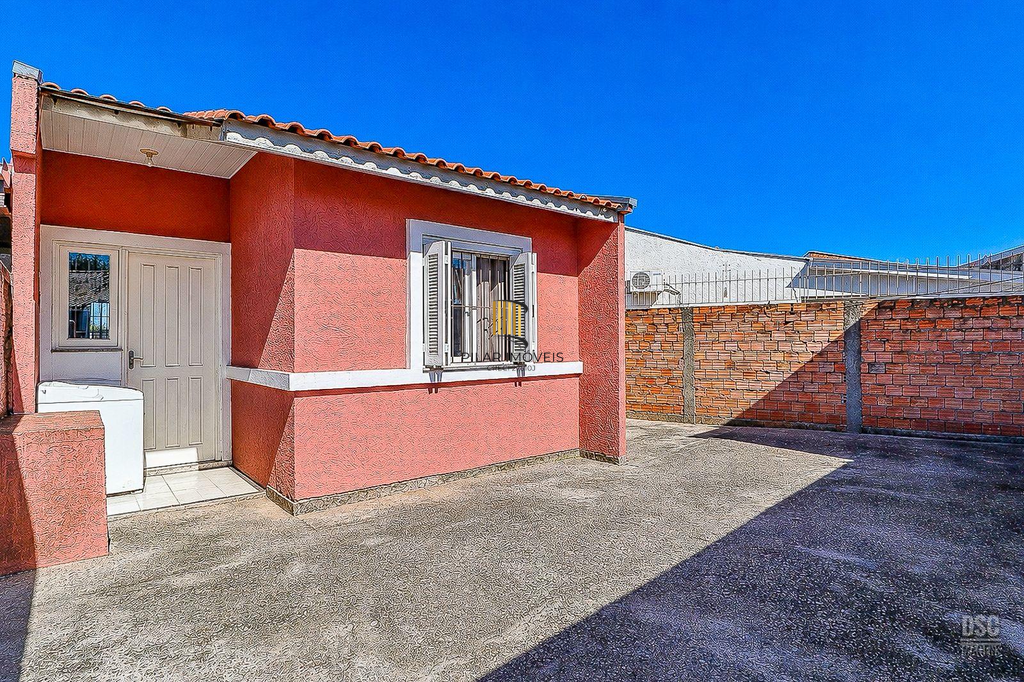 Casa 2 dormitórios no bairro Hípica