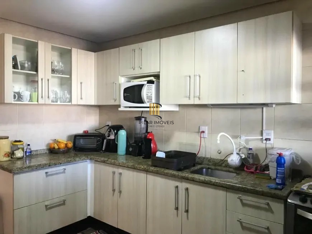 Casa 3 dormitórios no bairro Hípica