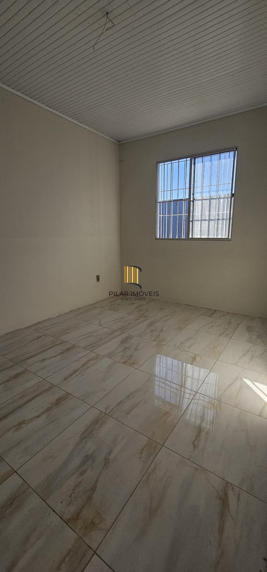 Casa com 02 dorm, vaga por convenção, 40 m², condomínio fechado, Alvorada