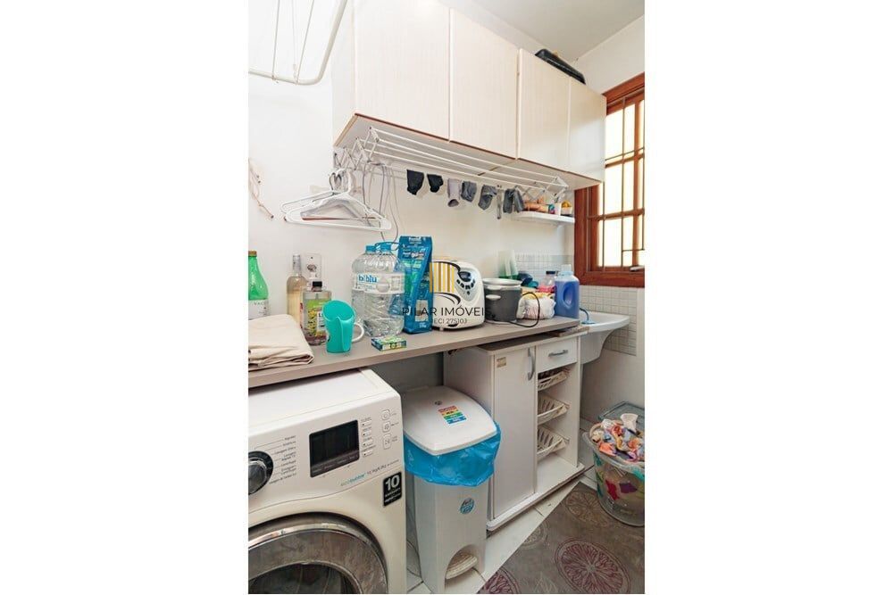 Casa 3 dormitórios no bairro Chácara das Pedras