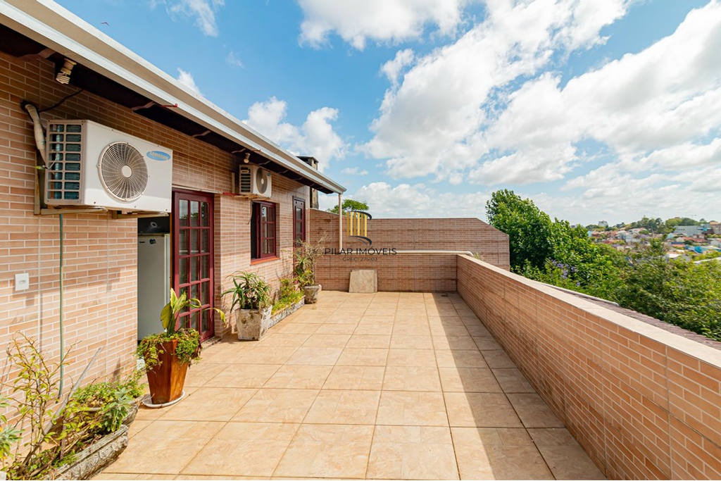 Casa 4 dormitórios no bairro Jardim Itu Sabará