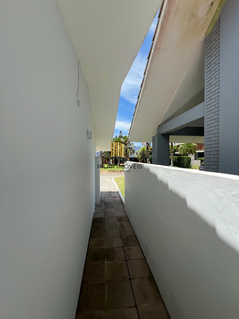 Casa 5 dormitórios no bairro Praia de Atlântida