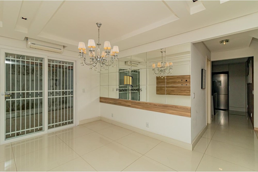 Casa 4 dormitórios no bairro Nonoai