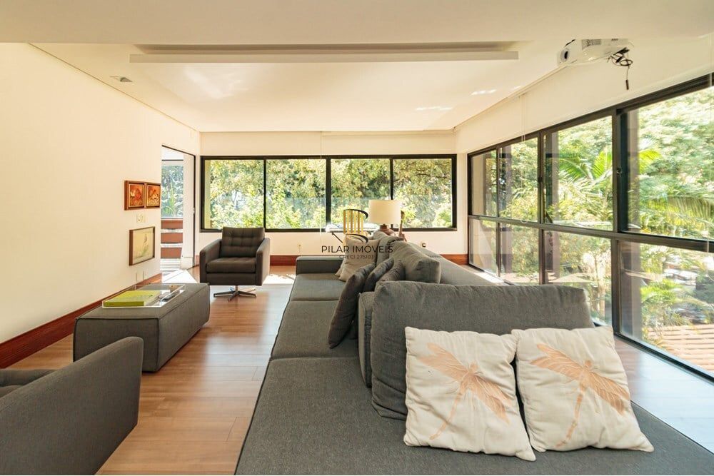 Apartamento 4 dormitórios no bairro Floresta
