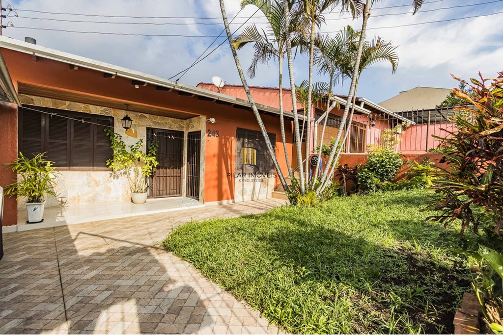 Casa 3 dormitórios no bairro Rubem Berta