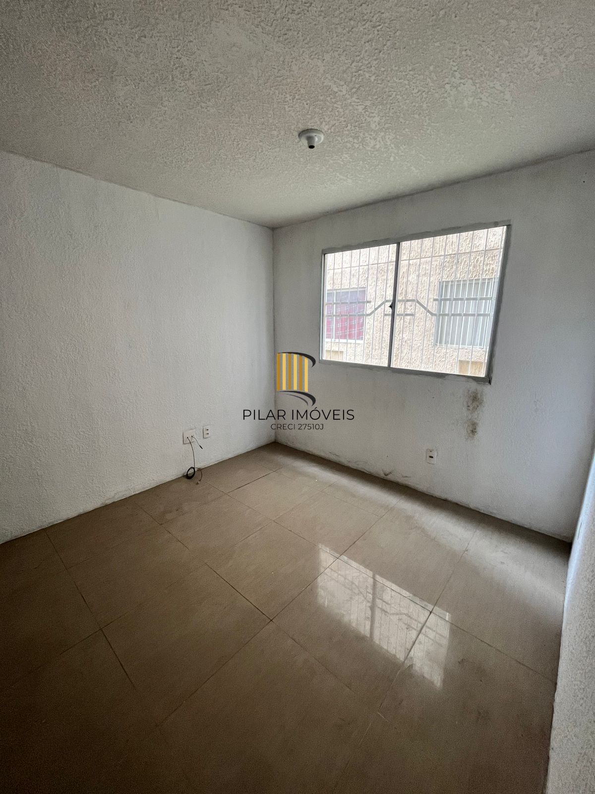 Apto 2 Dormitórios, Térreo, Sala, Cozinha, Banheiro, 01 vaga garagem-rotativa