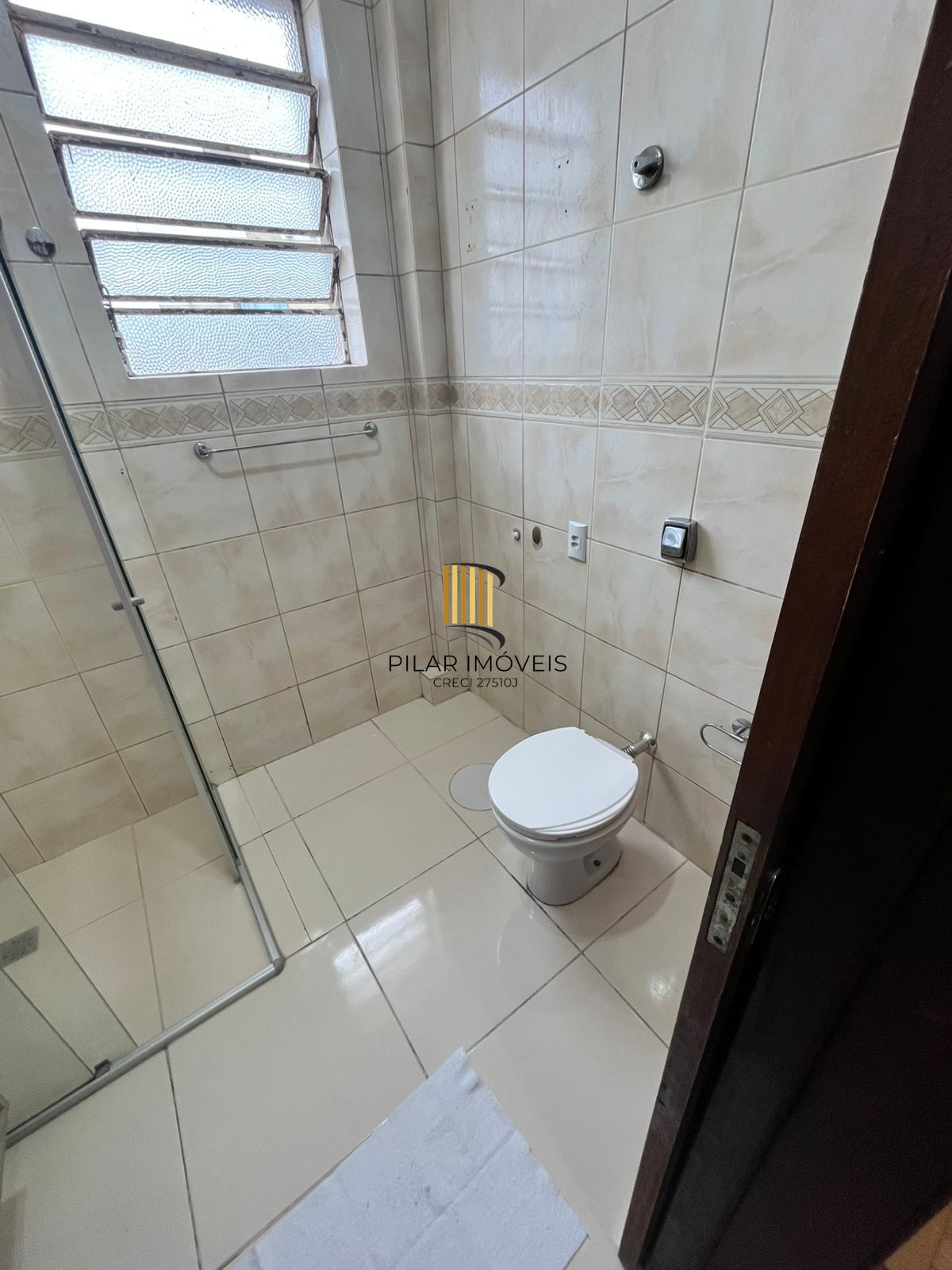 02 dormitórios no Centro, Rua Fernando Machado, com 59,26 m²