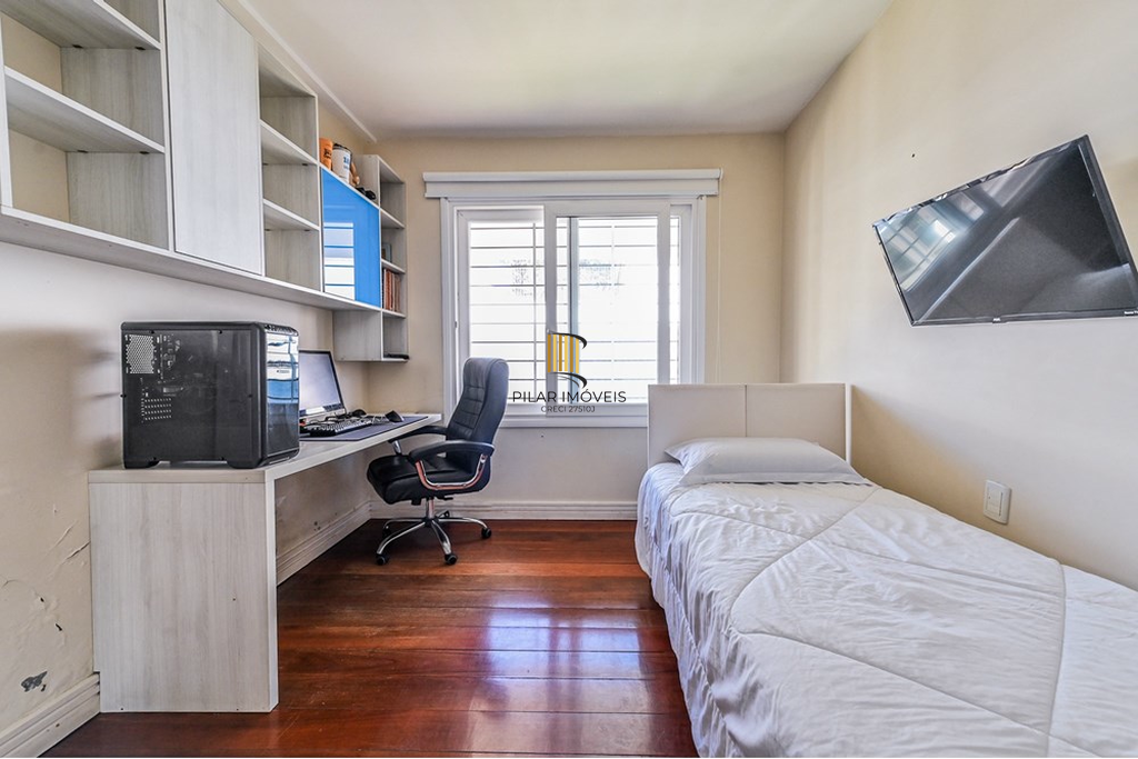 Casa 4 dormitórios no bairro Morro Santana