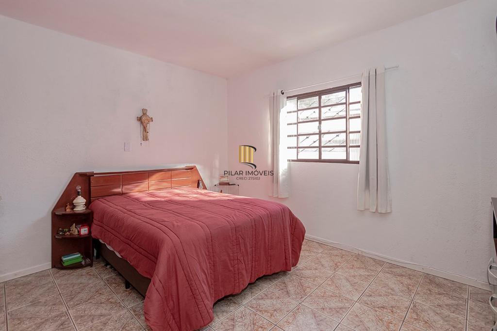 Casa 4 dormitórios no bairro Vila Nova