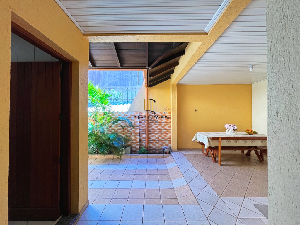Casa 3 dormitórios no bairro Santana