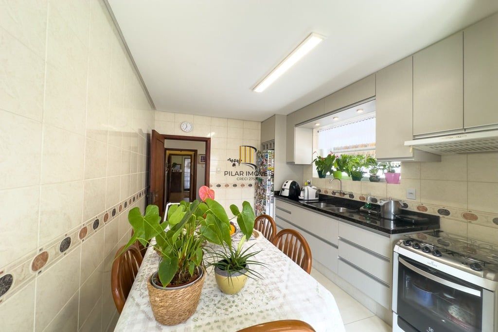 Casa 3 dormitórios no bairro Petrópolis