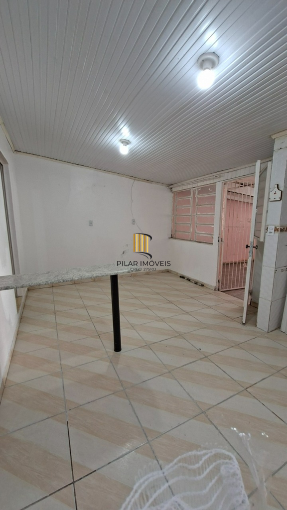 Casa 2 dormitórios no bairro Costa e Silva