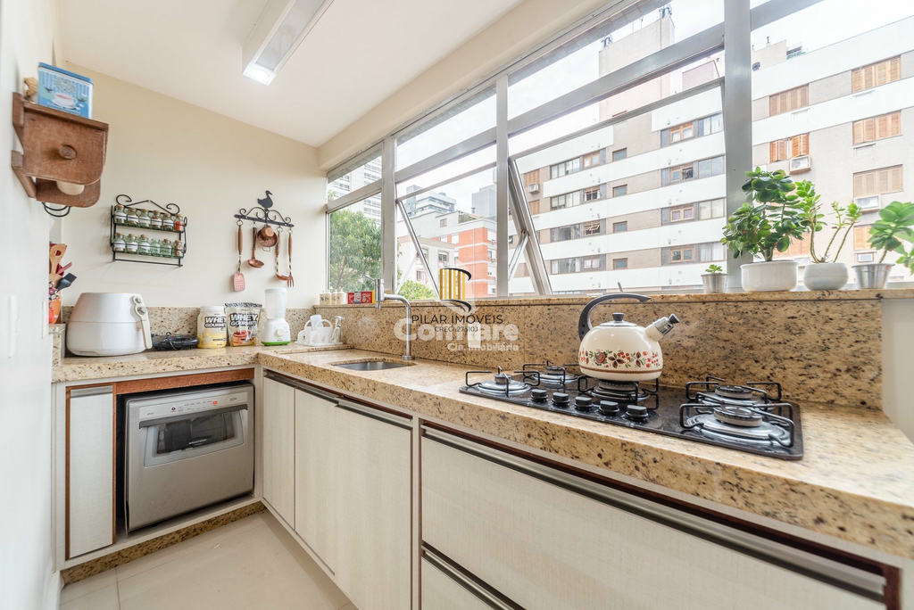 Apartamento 4 dormitórios no bairro Petrópolis