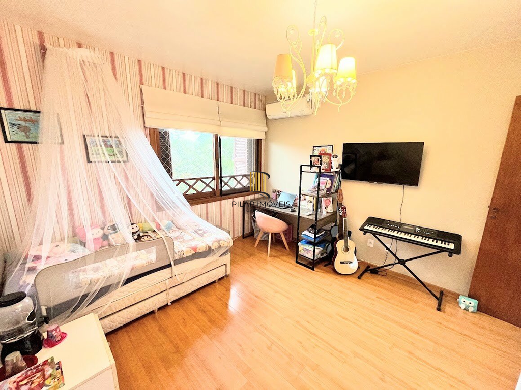 Casa 3 dormitórios no bairro Espírito Santo
